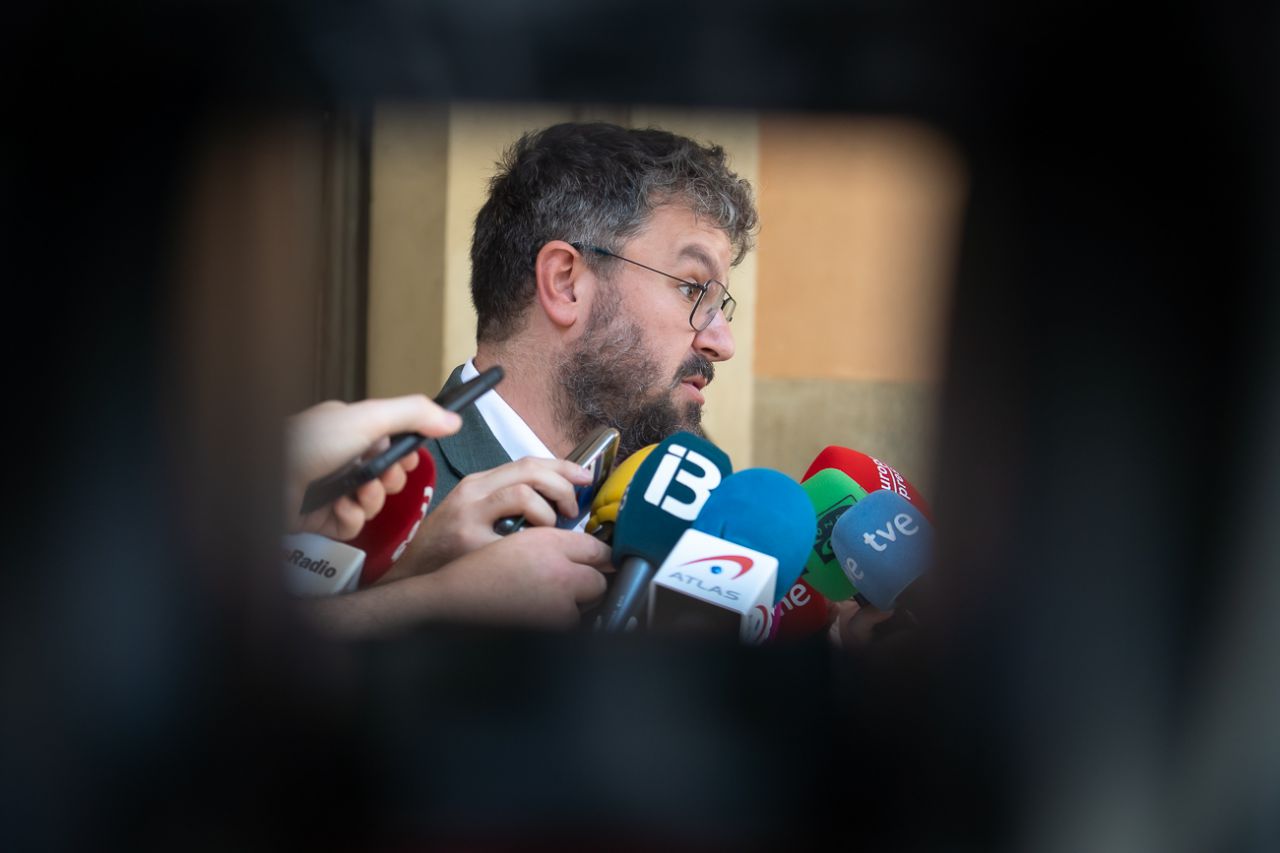 El PP de Balears busca apoyos para la investidura de su candidata a presidir el Govern, Marga Prohens, tras las elecciones del 28M. Esta semana se inició una ronda de contactos con los representantes de los partidos que han logrado entrar en el Parlament.