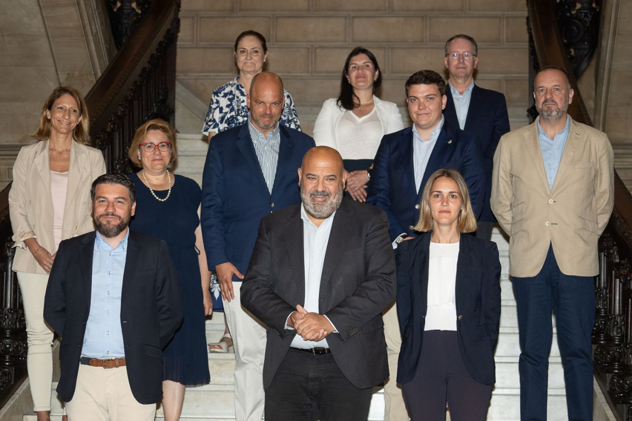 Jaime Martínez presentó la composición y el reparto de responsabilidades de su gobierno municipal, formado solo por los concejales del PP, después de asumir el sábado 17 su papel de máximo responsable en Cort con el único respaldo de los once concejales de su grupo y con mayoría relativa en el consistorio.