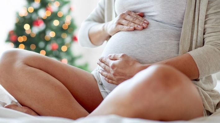 Las claves para disfrutar de las comidas navideñas durante el embarazo