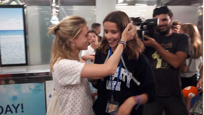 Llegan a Palma los 20 niños mallorquines abandonados por Vueling en Gales