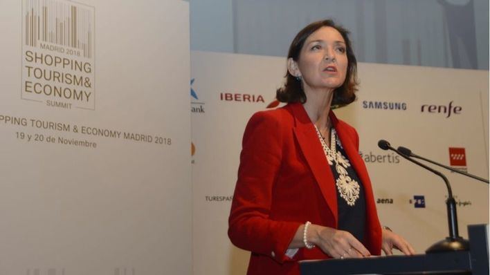 La ministra Maroto acepta negociar las rebajas con comerciantes y comunidades autónomas