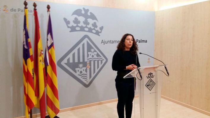 UGT vuelve a arremeter contra Pastor por sus 'caprichos' que 'han costado medio millón de euros'