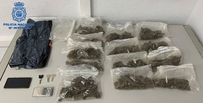 Detenido en Palma por maltratar a su pareja cuando rastreaban su casa por drogas