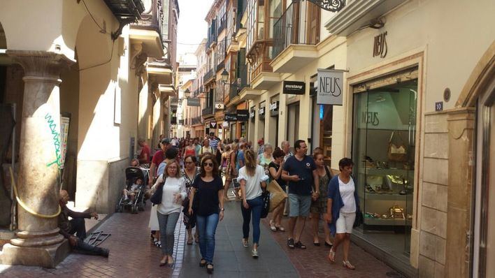 Las rebajas de verano generarán en Baleares más de 5.000 contratos