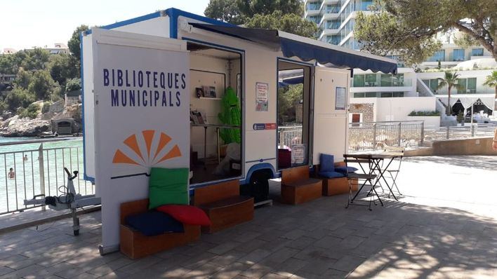 La Biblioplatja de Calvià se instala en Portals Nous