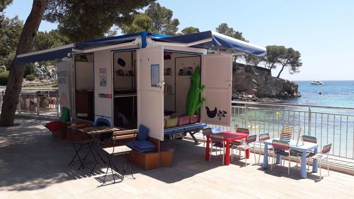 La Biblioplatja de Calvià se instala en Portals Nous