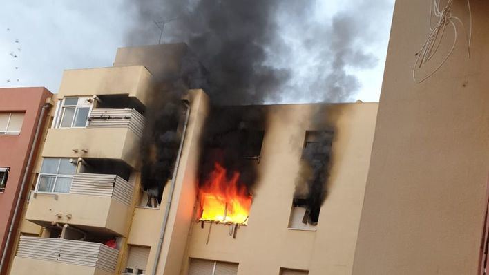 Trasladan al Vall d'Hebron a la mujer que ha sufrido quemaduras en un incendio en Palma