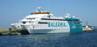 Denuncian a Baleària por no disponer de un teléfono gratuito de atención al cliente