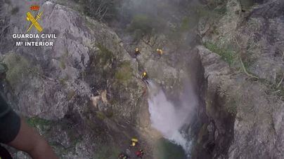 El helicóptero de la Guardia Civil traslada a una herida en el Torrent Solleric