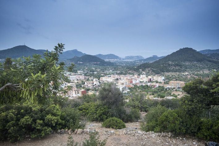 Investigan las causas de la muerte de un hombre en el interior de su furgoneta en Andratx
