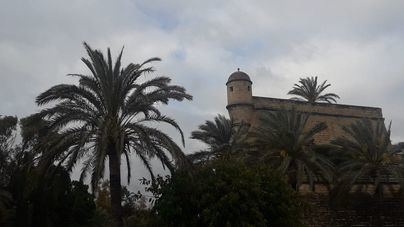 Lunes nuboso con chubascos ocasionales, tormenta y granizo en Baleares