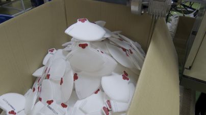 Sanidad dice que los contagios de sanitarios se deben "en parte" a la escasez de equipos de protección