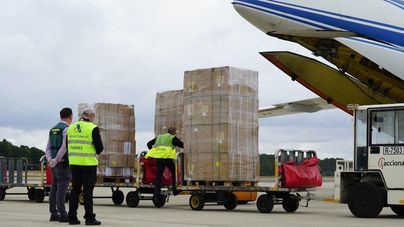 Aterriza en Palma un avión con 17 toneladas de material sanitario