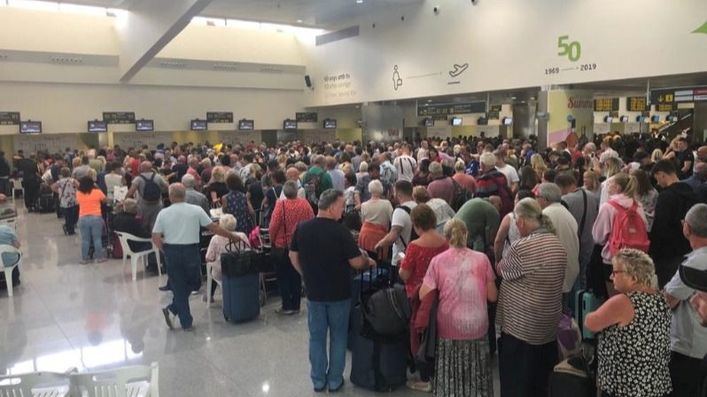 El Gobierno regulará la entrada de turistas por vía aérea para evitar nuevos casos de Covid-19