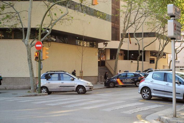 Detenidas tres personas por amenazas a la policía en la estación marítima de Mahón