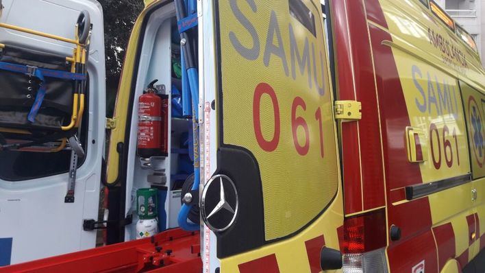 Fallece un hombre tras estrellarse con su coche contra un árbol en Ibiza