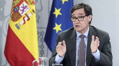 Las primeras dosis de vacuna llegarán a España a finales de año "si todo va bien"