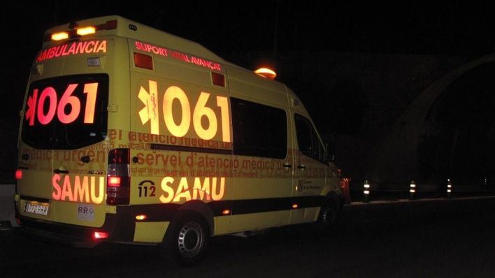 Una mujer, muy grave tras caer desde un quinto piso en Arxiduc Lluís Salvador