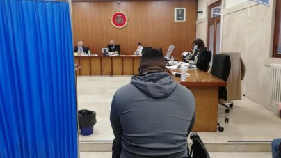 Una menor tutelada declara que tuvo relaciones sexuales consentidas con un acusado