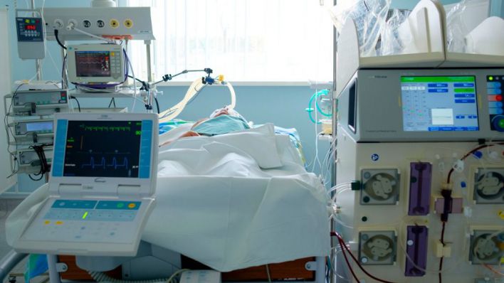 Seis muertos más en Baleares aunque bajan los contagios y la presión en UCI y planta