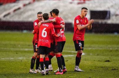 El Mallorca defiende el liderato ante el acoso del Espanyol, Almería y Leganés