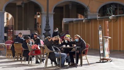 Permitidas las reuniones de seis personas, menos en las terrazas donde quedan limitadas a cuatro