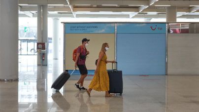 La ministra advierte que quedan "semanas" para alumbrar el pasaporte Covid