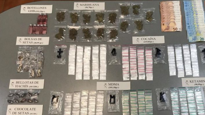 La taxista 'pirata' que vendía droga, a juicio