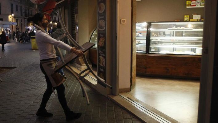 Más control y cierres ante el alza de contagios
