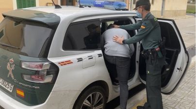 Investigado por robar un kayak y una tabla de paddle surf de un velero en Can Picafort