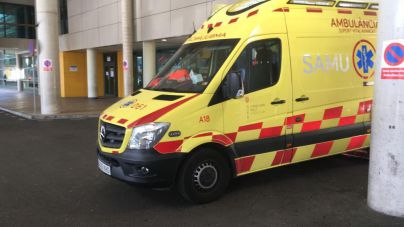 Herido muy grave un motorista de 64 años tras un accidente en la plaza de España