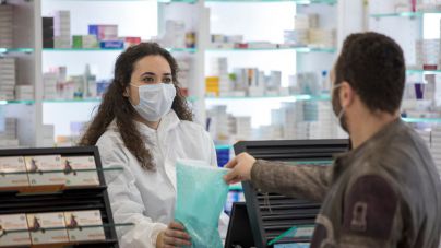 Los baleares de entre 60 y 69 años pueden pedir cita en las farmacias para vacunarse