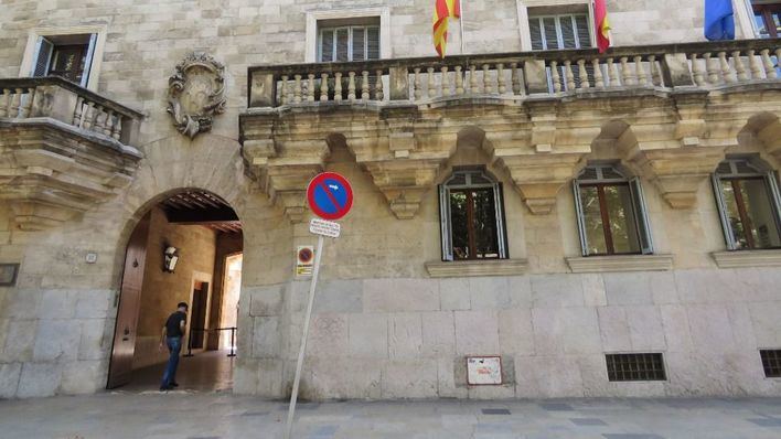 Dos años de cárcel por arrancar la oreja de un hombre de un mordisco