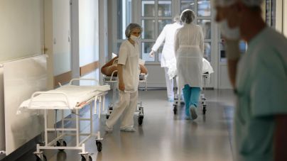 Tres de cada cuatro ingresos en UCI son de pacientes de menos de 70 años
