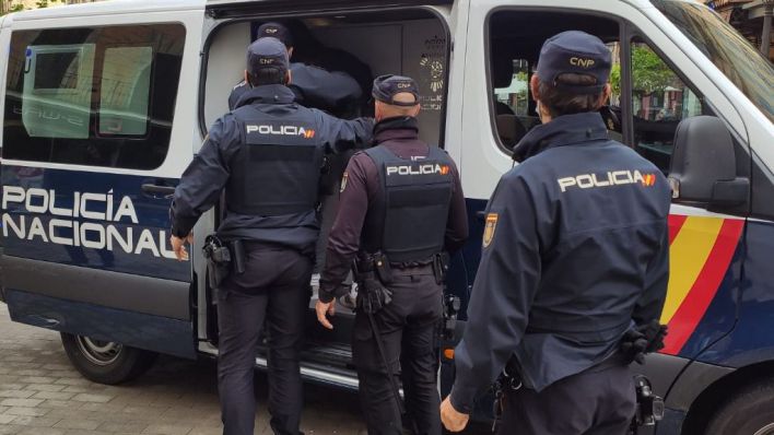 Detenido por dos robos con fuerza y un hurto en Ciutadella