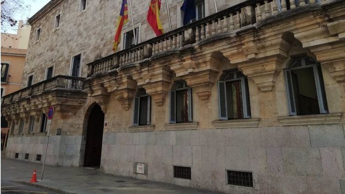 Una mujer se enfrenta a 11 años de cárcel por abusar sexualmente de su hijo menor de edad