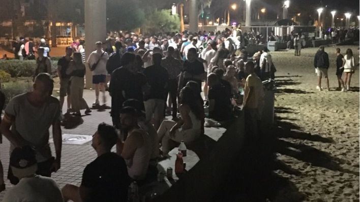 Botellón multitudinario en Playa de Palma la primera noche sin toque de queda
