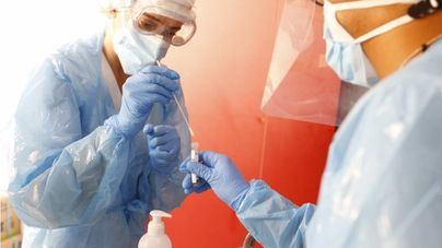 Los farmacéuticos piden que los positivos de autotest de Covid se reflejen en los datos de Salud