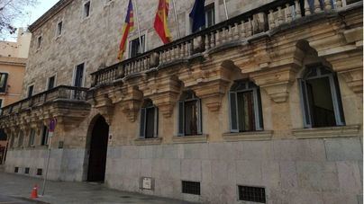 Piden cinco años de cárcel por empujar e intentar agredir sexualmente a una mujer en un piso de Palma