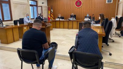 Dos acusados de violar por turnos a una chica en Génova niegan la agresión