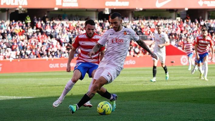 El Mallorca despide el 2021 con una severa derrota ante el Granada (4 -1)