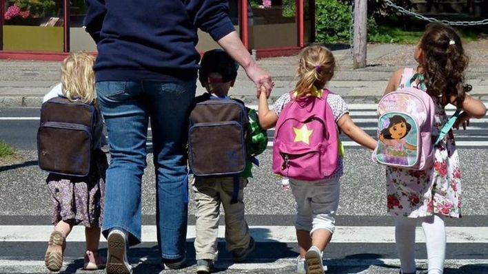 Logopedas y pediatras observan un retraso en el desarrollo del habla en niños por la mascarilla