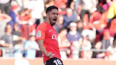 El Real Mallorca recibe al Alavés con la duda de Raíllo y las bajas de Amath y Costa