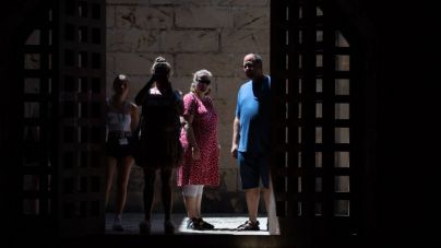 Los hoteleros esperan un repunte de parejas y turismo senior para septiembre