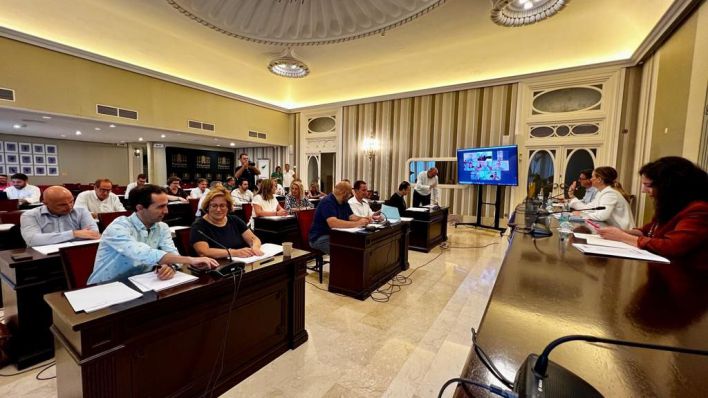 Prohens exige a Armengol que reduzca su 'superestructura de altos cargos y asesores'