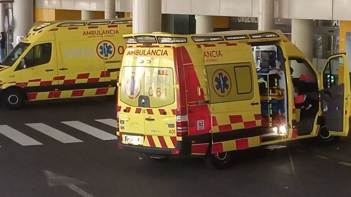 Dos heridos graves tras impactar un autobús contra una moto en Son Ferriol