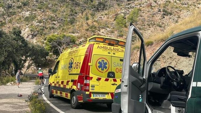 Muere un ciclista tras caer desplomado en la carretera Esporles-Banyalbufar