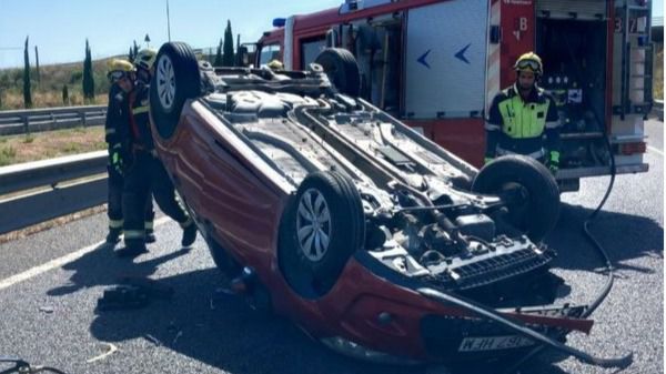 Un niño de dos años, ileso tras dar varias vueltas de campana en un accidente