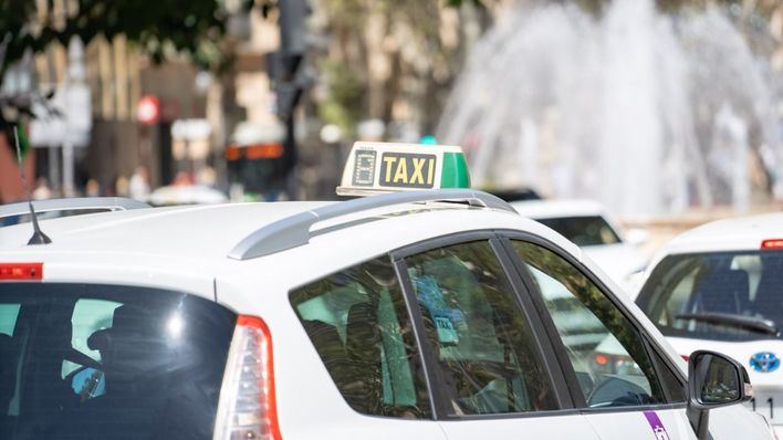 El Govern mantendrá de momento la espera de 30 minutos para contratar Uber