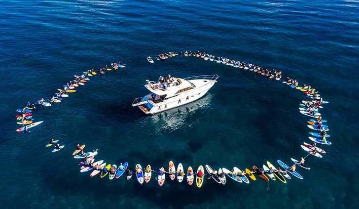 Emotivo homenaje en Sa Rápita al surfero fallecido José Pedro Ginard